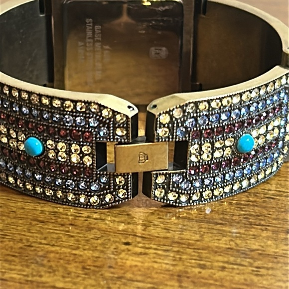 Jules Jurgensen Brass Tone Ladies Rhinestone Jeweled Bracelet Watch NEW BATTERY - Picture 5 of 17